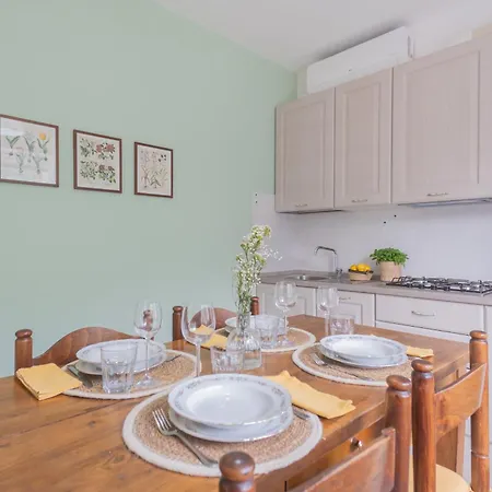 La Quiete With Private Garden By Rent Laglio